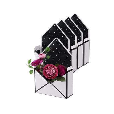 China Recycled Flower Envelope Waterproof Paper Boxes Low Price Florist Materials Reusable Gift Box Bouquet Present Packaging for sale