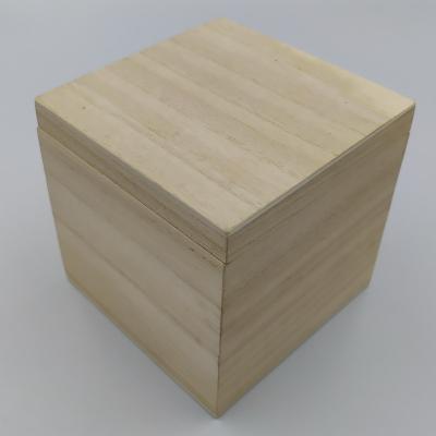 China Handmade wooden storage box with lid for sale