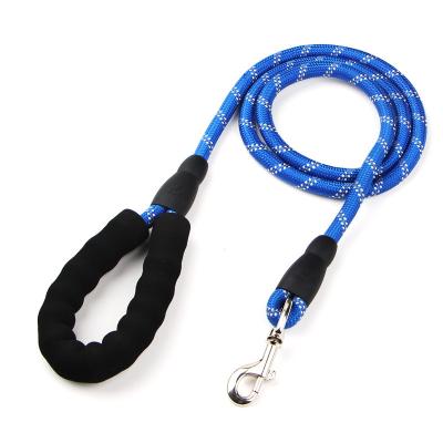 China Dogs Factory Custom 5ft Strong Rope Dog Leash With Comfortable Padded Handle for sale