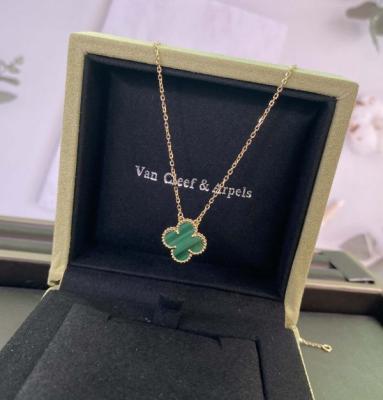 Chine 16.54 pouces Collier en or 18 carats Pendentif en or jaune 18 carats avec Malachite à vendre