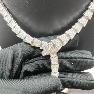 Chine Collier Serpenti Viper en or blanc de 18 carats, avec des diamants en pavé complet à vendre