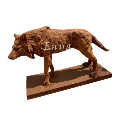 China Vintage Rustic Rust Garden Ornaments Wolf Decor Sculpture Statue Outdoor Life Size Animals for sale