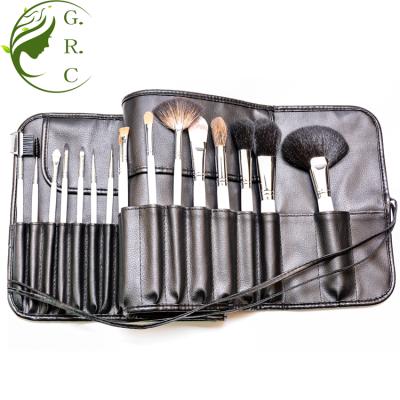 China Angular Blush Multi-use Premium Animal Hair 32pcs Professional Wooden Makeup Brush Set With PU Case Te koop