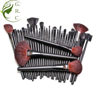 中国 Angular Blush Soft Goat Hair Wholesale Soft Hair Dispenser 32pcs Cosmetic Makeup Makeup Set Brushes Kit Brushes 販売のため