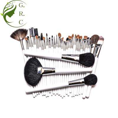 China Angular blush 32pcs 2018 hot sale beauty needs brush professional import animal hair stand private label makeup brush cosmetic makeup supplier for sale