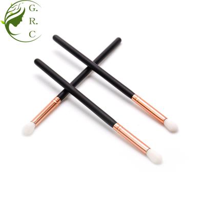 China skin-friendly china manufactures cosmetic blending brush round wooden aluminum eyeshadow olive hair nylon brush blending brusher Te koop