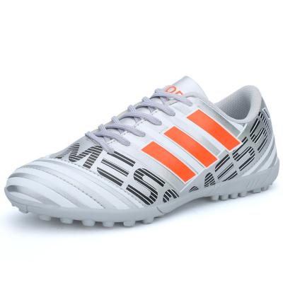 China Durable Boys Sports Shoes Kids Soccer Shoes Athletics Running Shoes Nail Broken Nail for sale