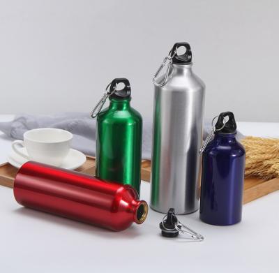 China Modern sports water bottles with carabiner for sale