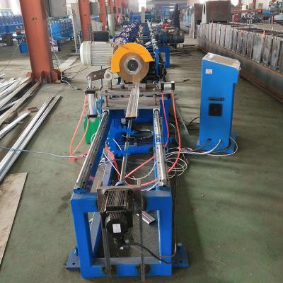 中国 20 Stations Galvanized Downspout Forming Machine For Seaming Type Oval Steel Pipe 販売のため