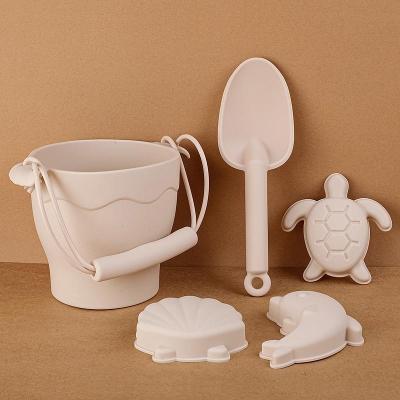 China Soft Portable Toy Free Sample BPA FREE Silicone Sand Bucket Toys Customized Silicone Beach Toys Silicone Pail Bucket And Shovel Sets for sale