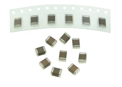 Κίνα Η χαμηλή τάση SMD 1812 πολυστρωματικά Varistors μεταλλικών οξειδίων τσιπ MVR1812-390H 39V 800A 2500pF 3.1J 4532 μετρική επιφάνεια τοποθετεί προς πώληση