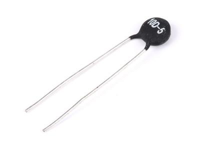 China A través del microprocesador MF72 10D-5 10Ohm 5m m del termistor del poder NTC del agujero 0.7A echan el resistor negativo del coeficiente de temperatura 6mW de 5m m en venta