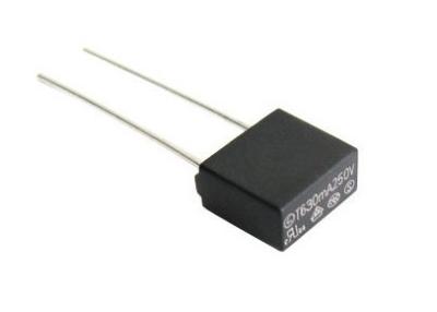 China Roter Phosphor freier quadratischer langsamer Schlag Pastic Mikrosicherung 100mA-6.3A 8.4x7.2x4.0mm mit Nennspannung 125V 250V 300V 350V zu verkaufen