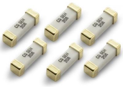 China UL genehmigte quadratisches keramisches Gold überzogene Oberflächensicherung des berg-1032 SIE SEG 500mA-30A 125V 300V 10.1x3.1x3.1mm zu verkaufen