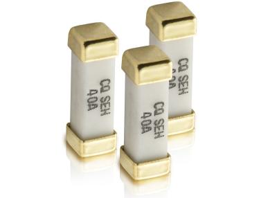 China 12.3x4.45x4.45mm SIE quadratisches keramisches der Reihen-Gold überzogenes Messing-Kappen-SMD der Sicherungs-60V 40A für Speichersystem-Energie zu verkaufen