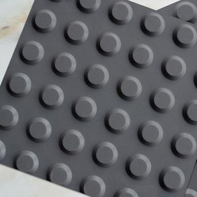 China TPU Tactile Tiles Traditional Tactile Paving Detectable Warning Blocks 300x300 Mm With Studs Strips For Blind for sale