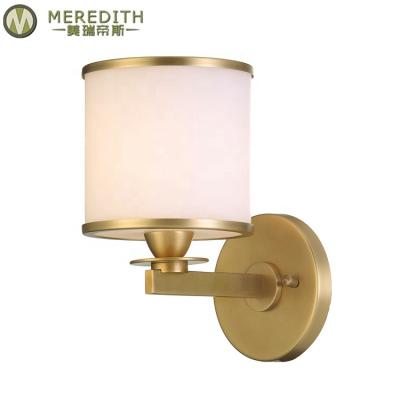 China Modern Nordic Classic Indoor Brass Wall Light Decoration Lights Wall Lamp Shade Glass Shade Wall Lamp for sale