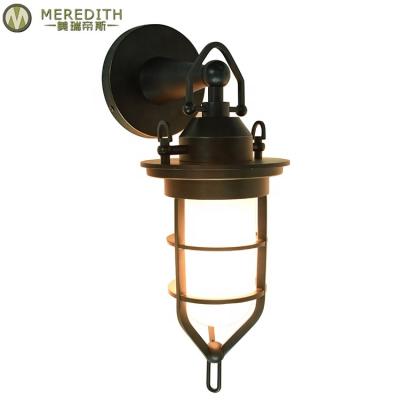 China Outdoor Vintage Brass Staircase Vintage Villa Wall Lamp Brass Garden Wall Light for sale