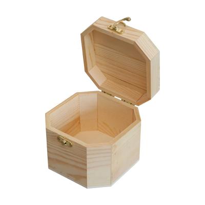 China Pure Europe Christmas Packing Wooden Box with Mini Lock and Octagonal Lid Small Wooden Gift Box for Christmas Eve Home Decor for sale