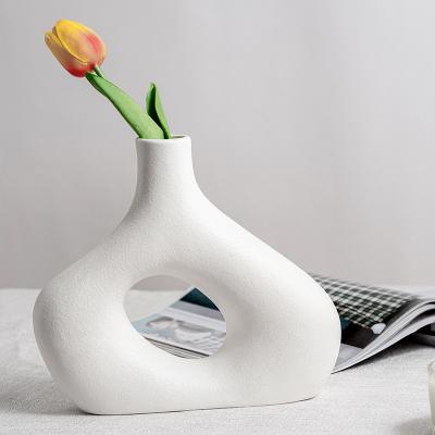 China Modern Home Decoration Accessories Modern Ceramic Vases for Home Decor Living Room Flower Pot Abstract Art Sculpture Flower Vase for sale