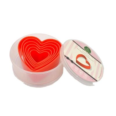 China Viable Wholesale Plastic Kingforce Heart Cookie Cutter Set Food Grade Cake Decorating Mold for sale