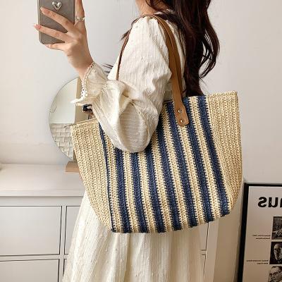 China Popular straw bag 2022 style summer large capacity small vertical square woven women's national literary and artistic crochet new for sale