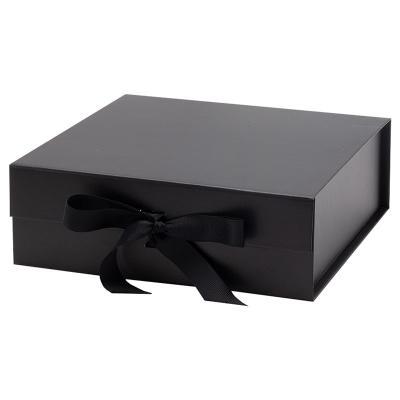 China Handmade Custom Luxury Large Black Cardboard Paper Garment Apparel Gift Packaging Box Gift Box for sale