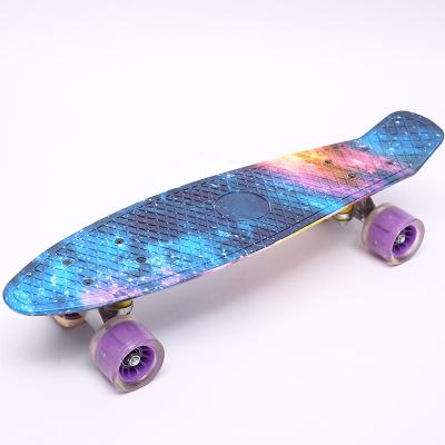 China Hot Sale 2022 Single Deformed Custom Model 22 Inch Skateboard Profesional 4 Wheel Kids Skating Board for sale