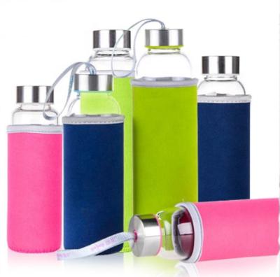 China Sustainable 550ml Water Bottle With Colorful Neoprene Sleeve Promotional Drinking Borosilicate Top for sale