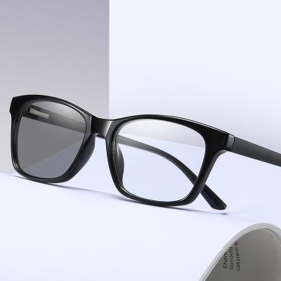 China Newest Square Blocker Glasses Uv400 Optic Blue Rays Photochromic Eyewear For 2021 Unisex for sale