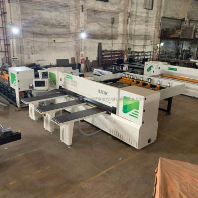 China Horizontal Cnc Atc Beam Saw Machine For Cutting Furniture Doors for sale