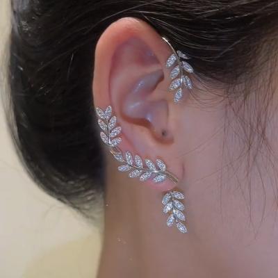 China 2021 New Design Fashion Willow Micro Leaf Zircon Trendy Hanging Earrings For Women for sale