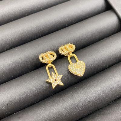 China Fashionable Chandelier Crystal Letter Earring CLASSIC Women's Tongling Jewelry Cute Earings For Girls 14k Gold Plated Circle Heart Stud Earrings for sale