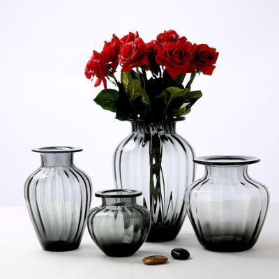 China Modern Decorative Modern Home Decor Colored Glass Vase For Flowers for sale