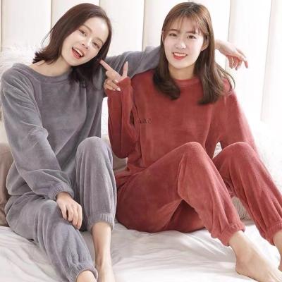 China New Fashion Thermal Design Pajama Pants Women's Luxury Homedress Family Nightgowns Unisex Nightgowns for sale