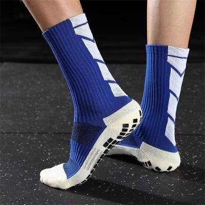 China Breathable Mens Comfortable Sport Socks Custom Elite Basketball Socks Striped Football Socks Nylon Man for sale