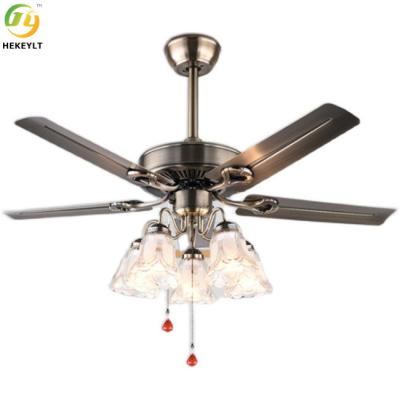 Chine Lumière industrielle de fan de plafond du style E27 LED avec 5 lames en bois à vendre