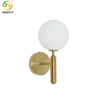 China E12 Globe Modern Wall Light Metal Gold Living Room 1 Light White Glass Led Te koop