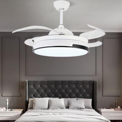 Chine Plafonnier en métal LED avec les lames escamotables acryliques de fan à vendre