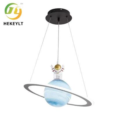 China Indoor Planet Earth Moon LED Pendant Lamp Space Star Astronaut Hanging Lamp Te koop