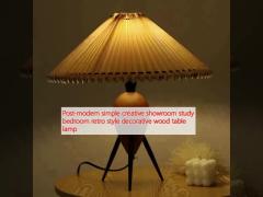 Post-modern simple creative showroom study bedroom retro style decorative wood table lamp