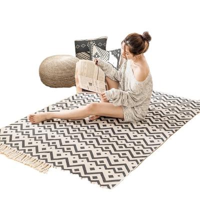 China Customized Washable Modern Odorless Living Room Decoration Simple And Modern Custom Rug for sale