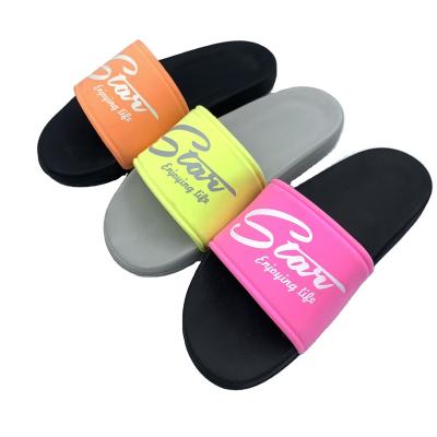 China Summer shoes 2022 new women's wear slippers Korean fashion non-slip bulky summer cool women's comfortable printed slippers for sale