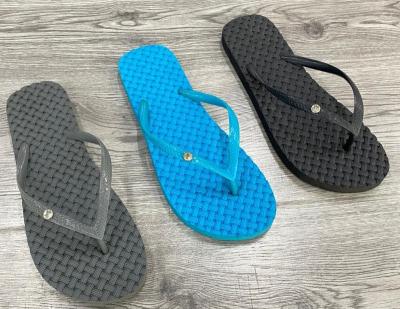 China Outdoor Insert Drill Deodorization Wear Clog Splint Breathable Slippers Cut To Hang Out Beach Shoes Rubber Women for sale