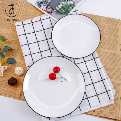 China Viable Nordic Style Round Dessert Dish Dish Porcelain White Ceramic Dinner Dish With Black Rim For Restaurant for sale