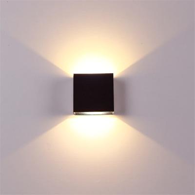 China Lighting Indoor IP66 12W LED Wall Lamp Waterproof Adjustable Style Outdoor Modern Nordic Hanging Wall Lights for sale