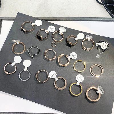 China Yiwu Korean Jewelry Fashion Ring New Edition Wholesale Titanium 18K Plated Steel Female Ring, Jewelry Box Mixed Batch for sale