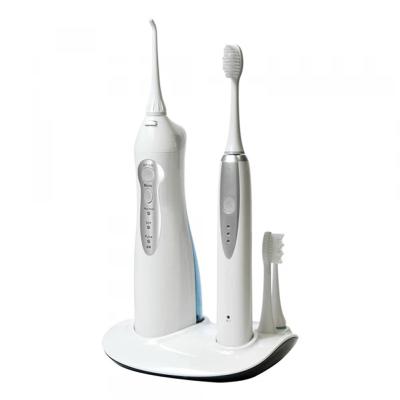 China Effectively Maintains Oral Health Chylee Professional Family Use Deep Cleansing Whitening Good Quality Cheap Oral Irrigator Model And Brush Combo for sale