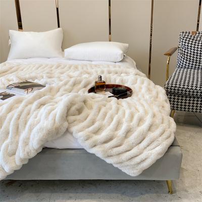 China Chunky Fluffy Rabbit Faux Fur Large Single Blanket Luxury Throw Blanket for sale