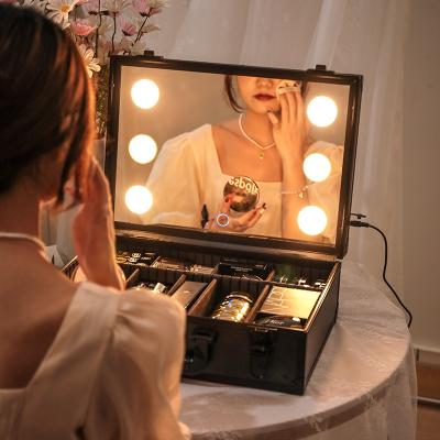 China New Fashion Wholesale Price Makeup Vanity Box Travel Cosmetic Case Professional Aluminum Portable Beauty Organizer With Led Light Mirror for sale